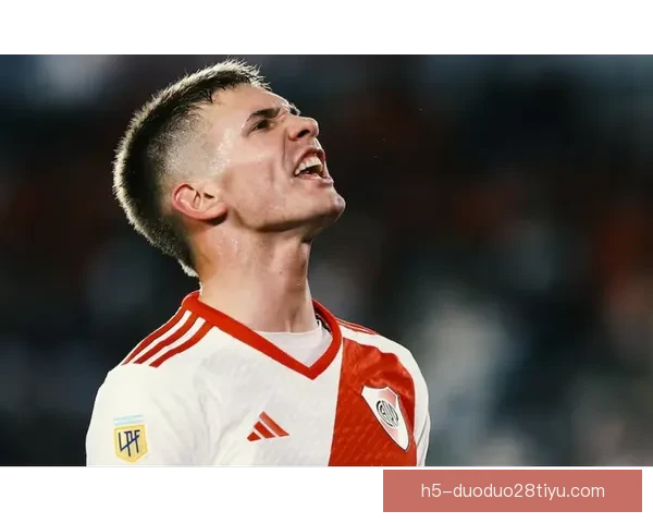 马斯坦托诺闪耀展现超龄成熟 马斯坦托诺闪耀展现超龄成熟